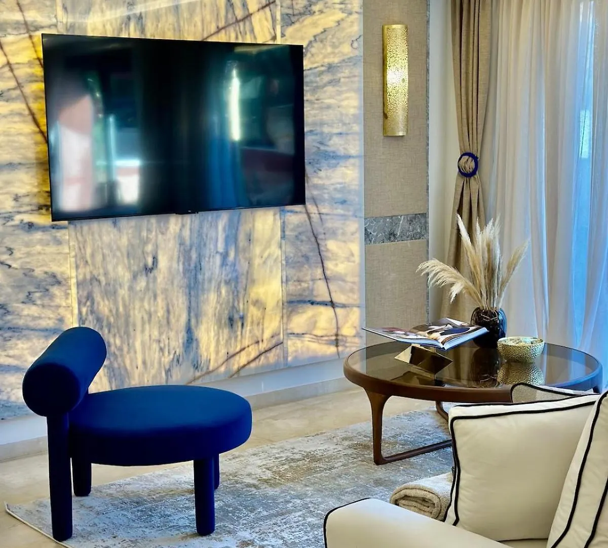 Yves Saint Laurent Jacuzzi Elegance Marrakesh Appartement