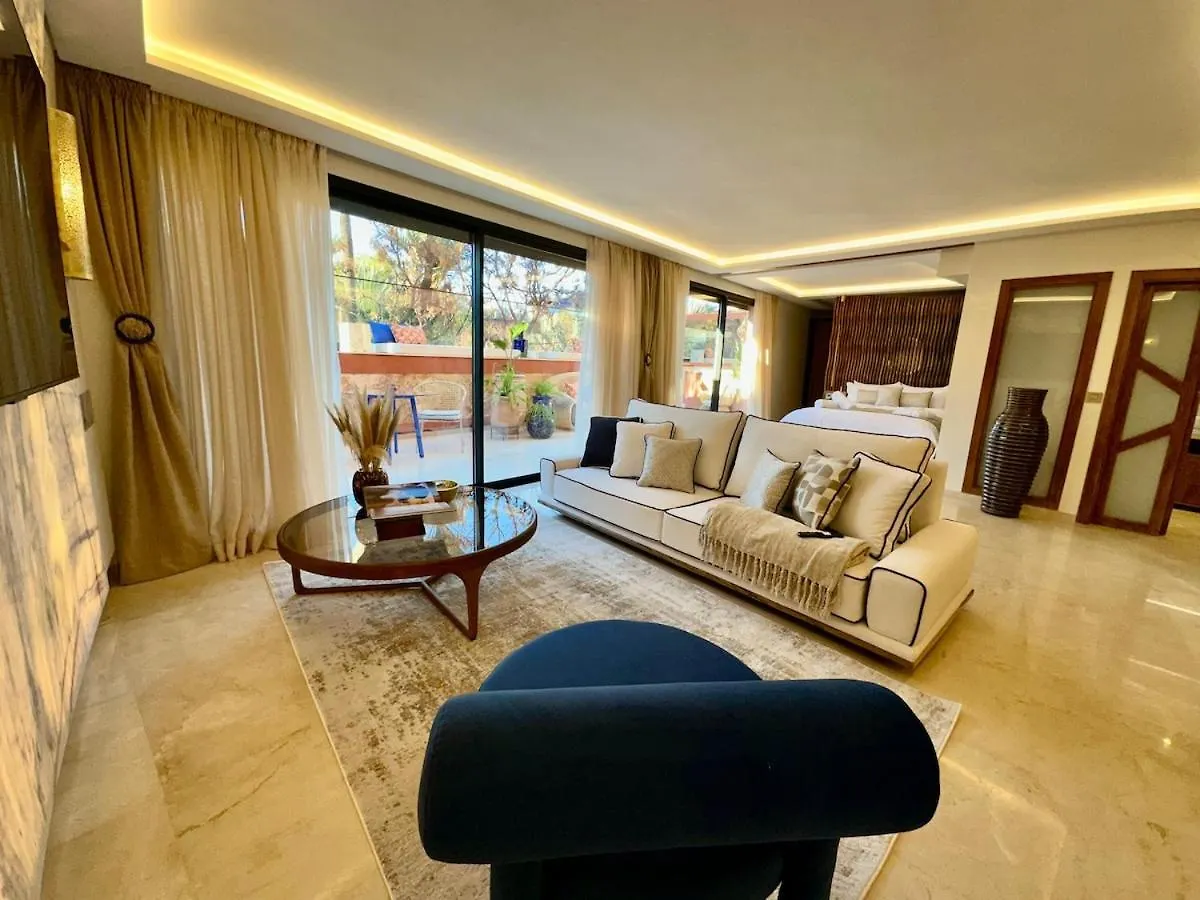 Apartment Yves Saint Laurent Jacuzzi Elegance Marrakesh Morocco