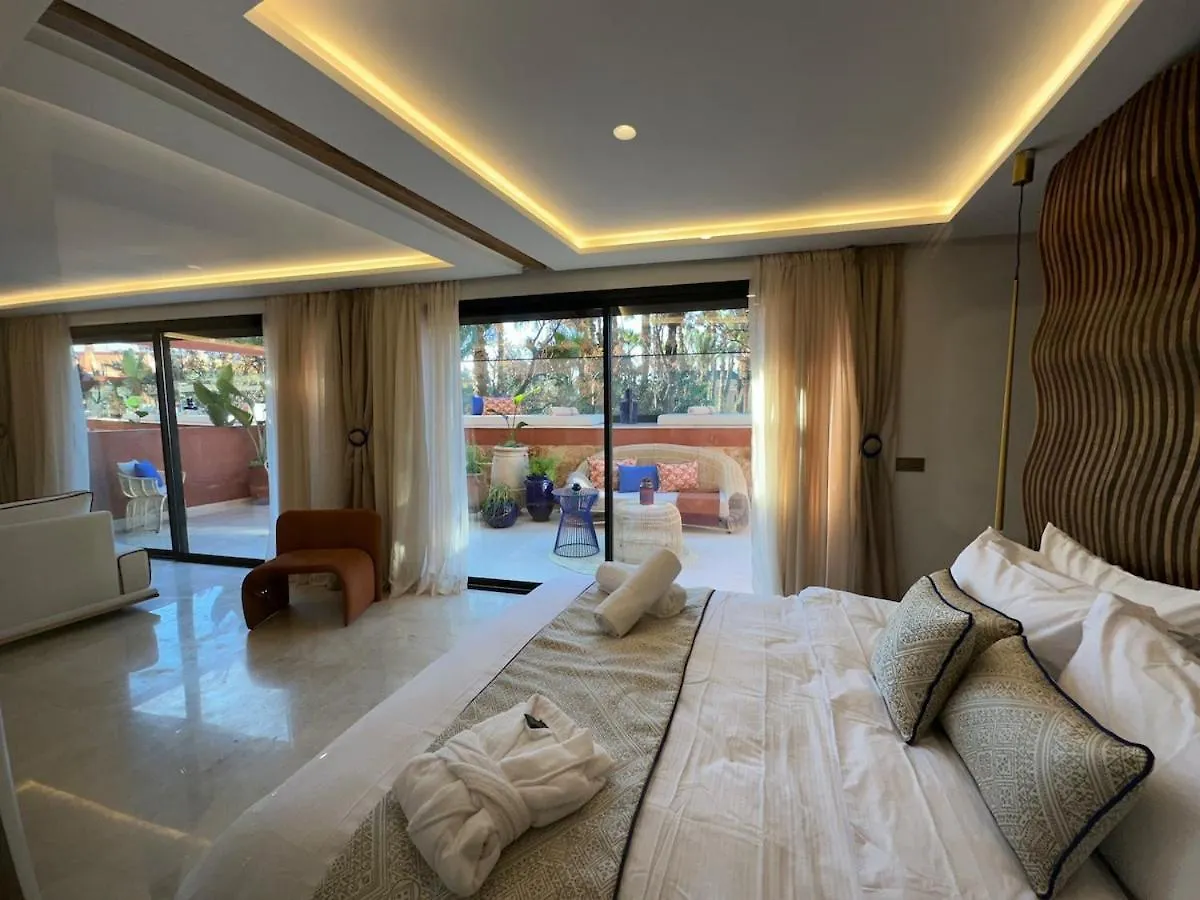 Yves Saint Laurent Jacuzzi Elegance Marrakesh