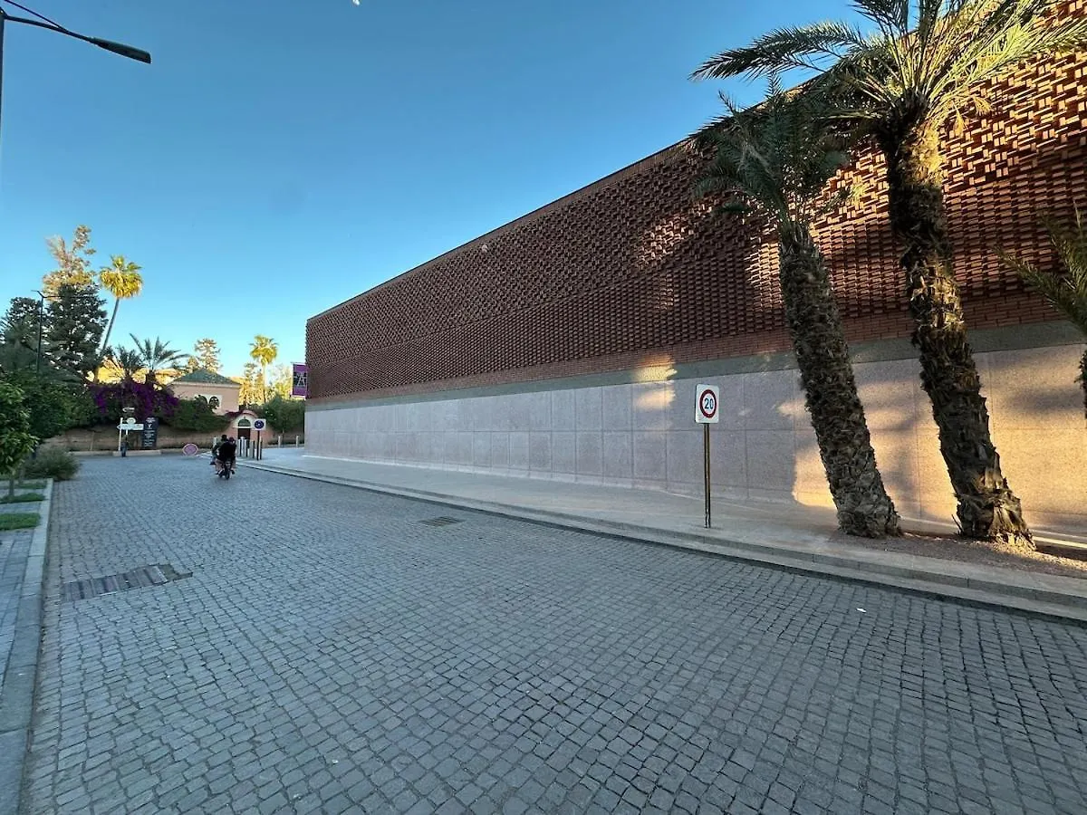 Yves Saint Laurent Jacuzzi Elegance Marrakesh