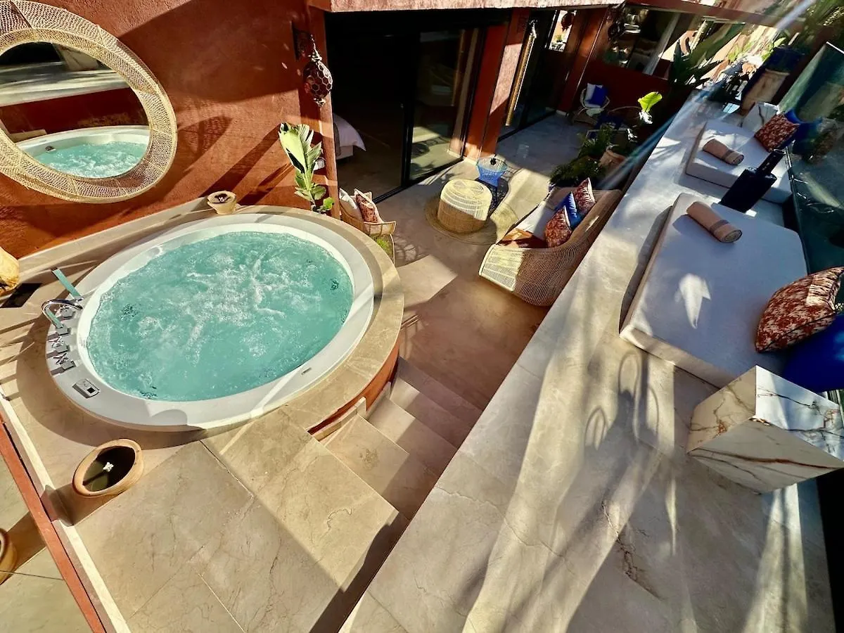 Apartment Yves Saint Laurent Jacuzzi Elegance Marrakesh Morocco